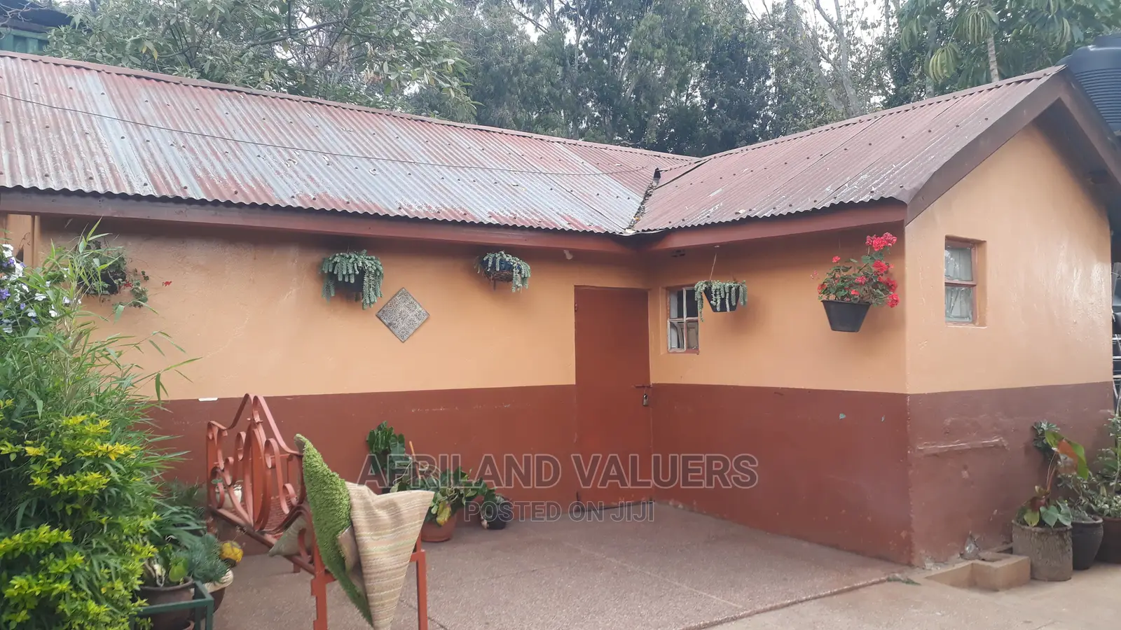 Hardy's Commercial-Residential Development: Ideal Investment Opportunity in Hardy