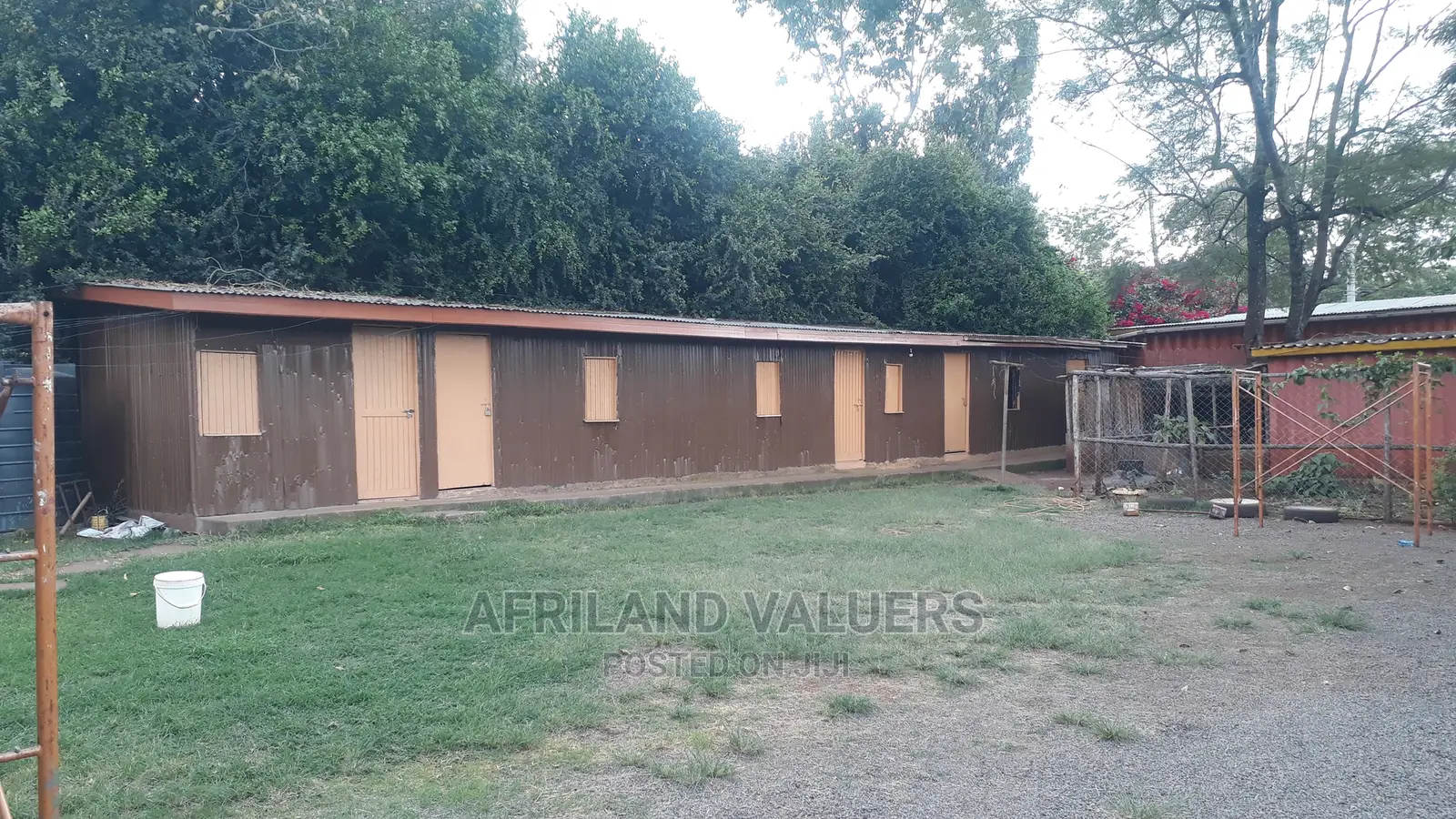 Hardy's Commercial-Residential Development: Ideal Investment Opportunity in Hardy