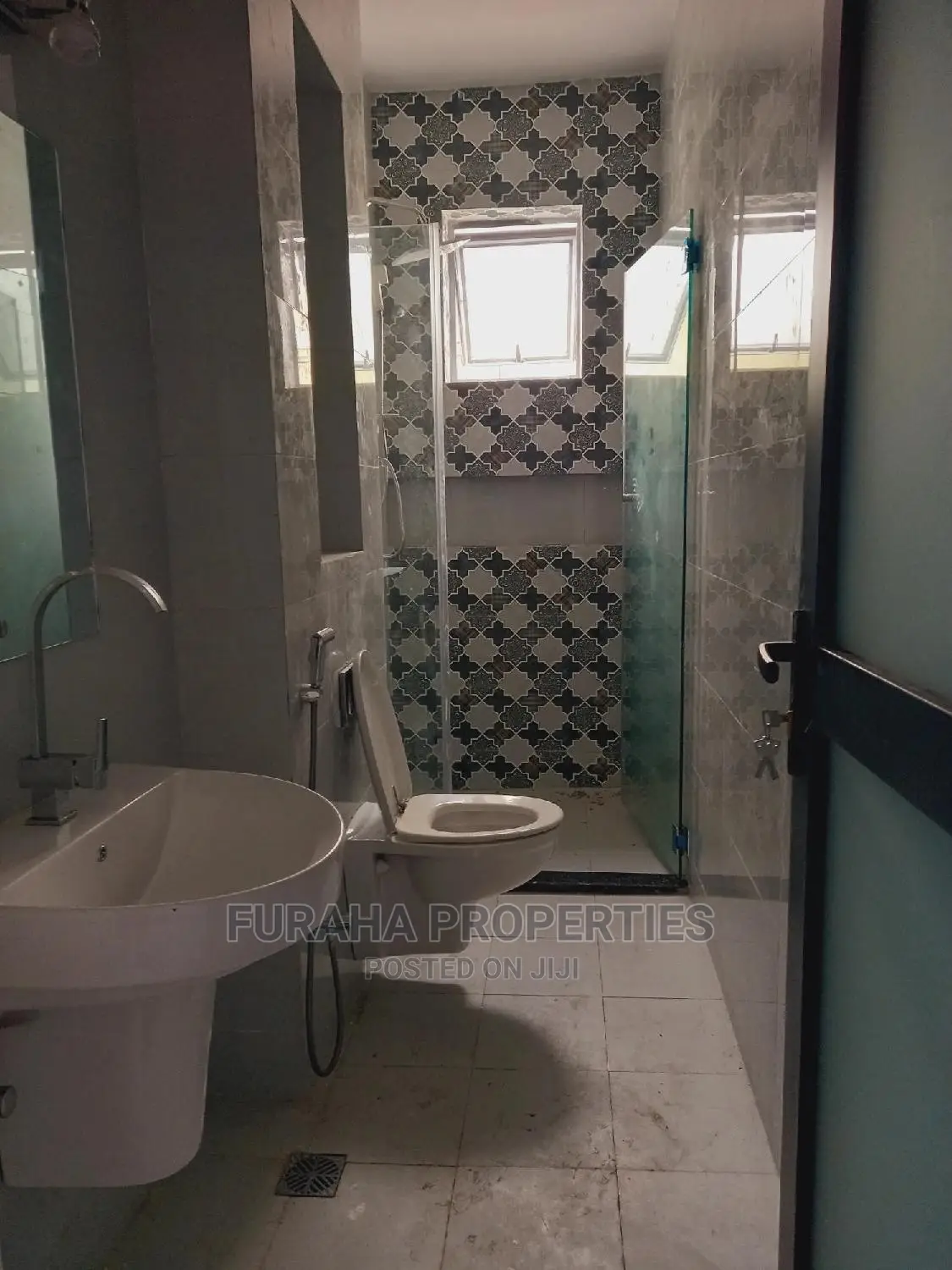 Find Your Dream Home: 3-Bedroom Apartment in Kizingo in Kizingo