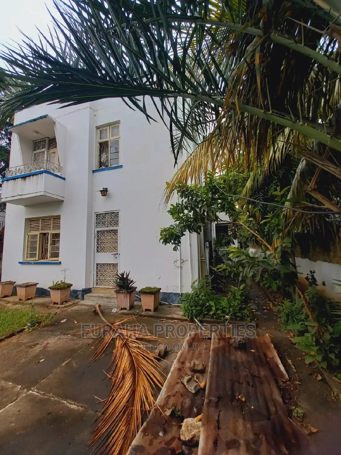 Spacious 5-Bedroom Tudor Home: For Sale Now! in Tudor