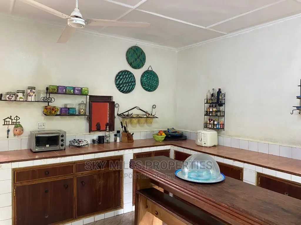 Villa with 4 Bedrooms in La-Marina, Mtwapa - For Sale in Mtwapa