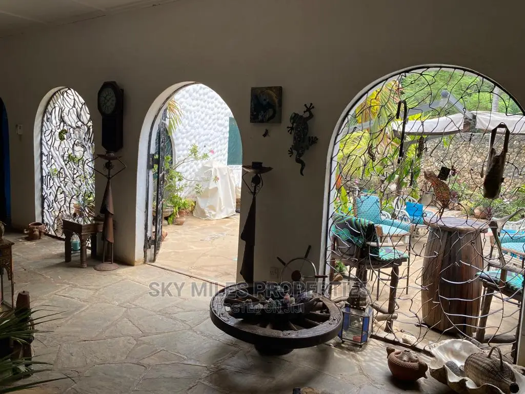 Villa with 4 Bedrooms in La-Marina, Mtwapa - For Sale in Mtwapa