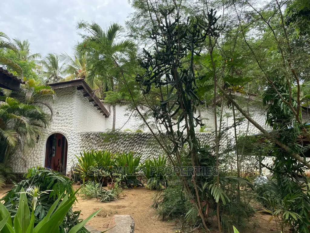 Villa with 4 Bedrooms in La-Marina, Mtwapa - For Sale in Mtwapa