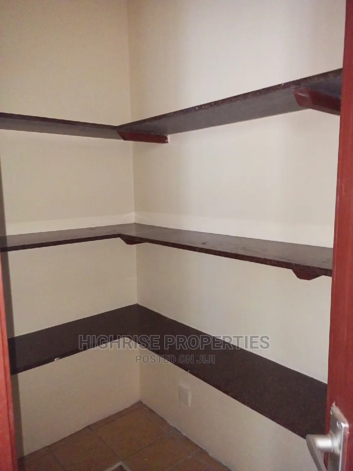 3bdrm Apartment in Kizingo for Rent in Kizingo