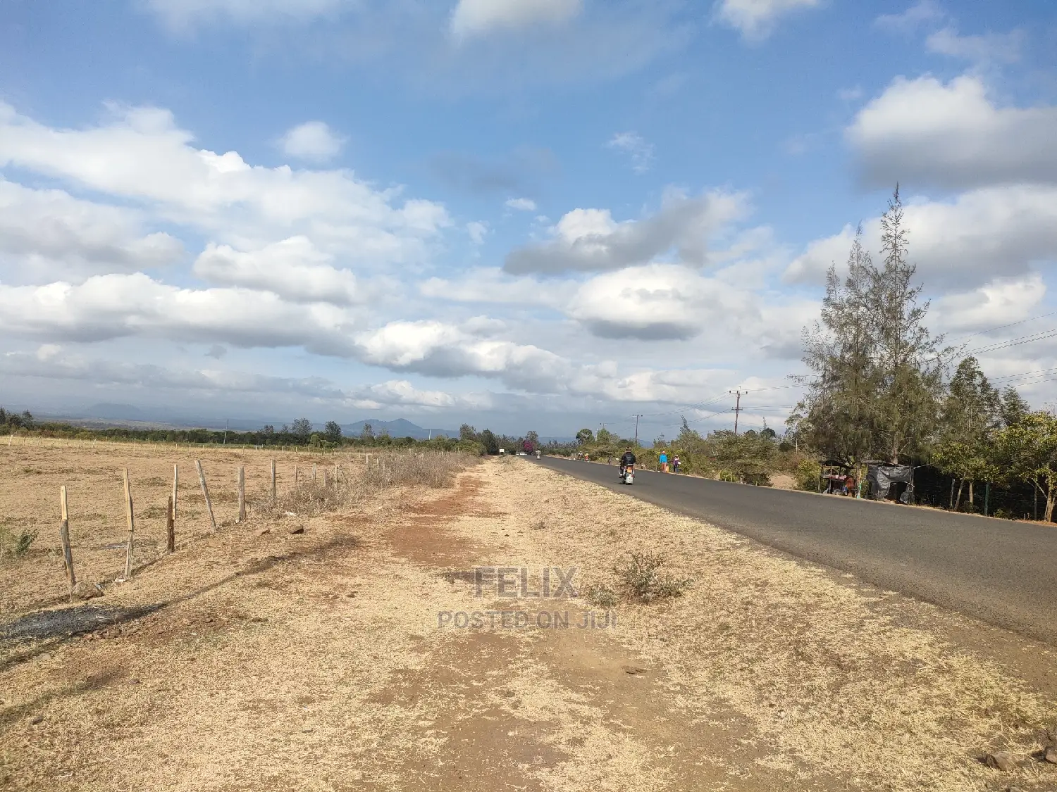 Chaka 2.5 Acres Main Tarmcac Honi/Brookside Road in Kieni