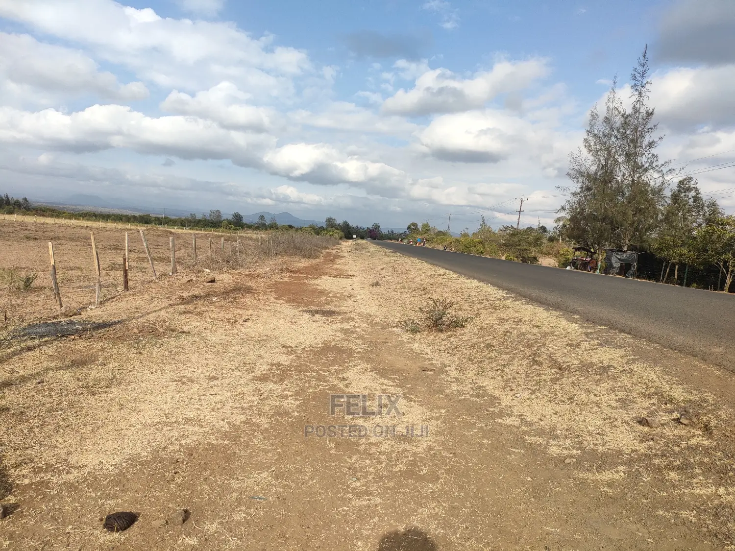 Chaka 2.5 Acres Main Tarmcac Honi/Brookside Road in Kieni