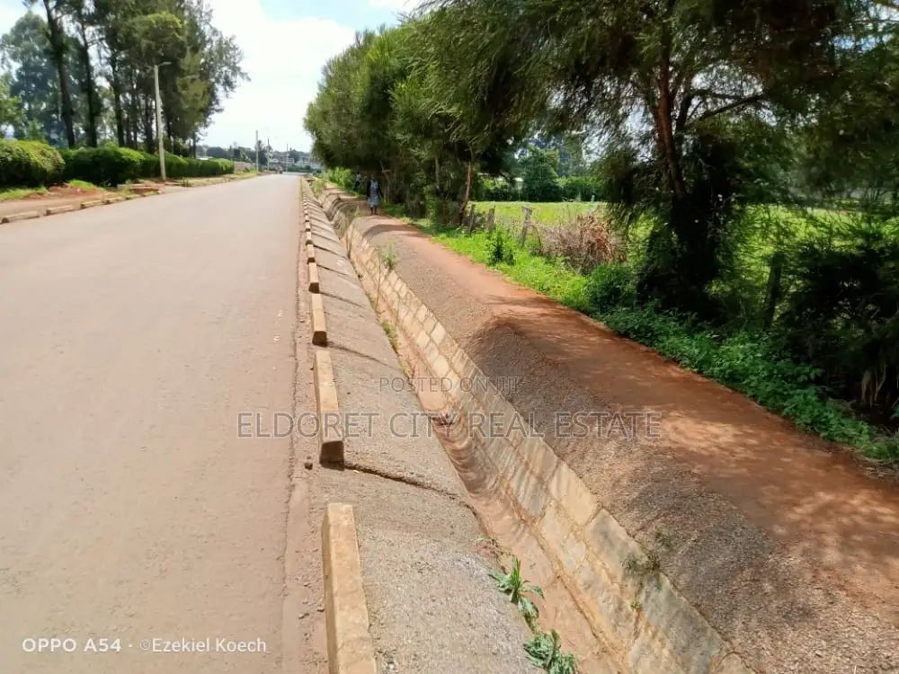 Nakuru Tumsifu 1/4 Acre Plot - Ideal for Development with Tarmac Road Access in Eldoret CBD