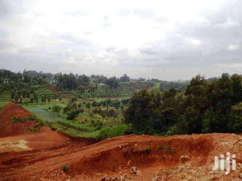 2.5-acre Kikuyu Land in Gitaru: Ideal for Development in Gitaru