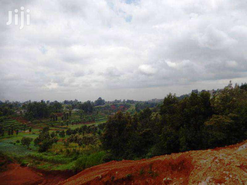 2.5-acre Kikuyu Land in Gitaru: Ideal for Development in Gitaru