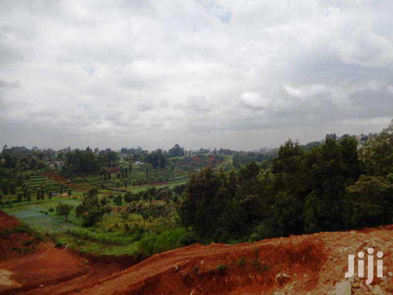 2.5-acre Kikuyu Land in Gitaru: Ideal for Development in Gitaru