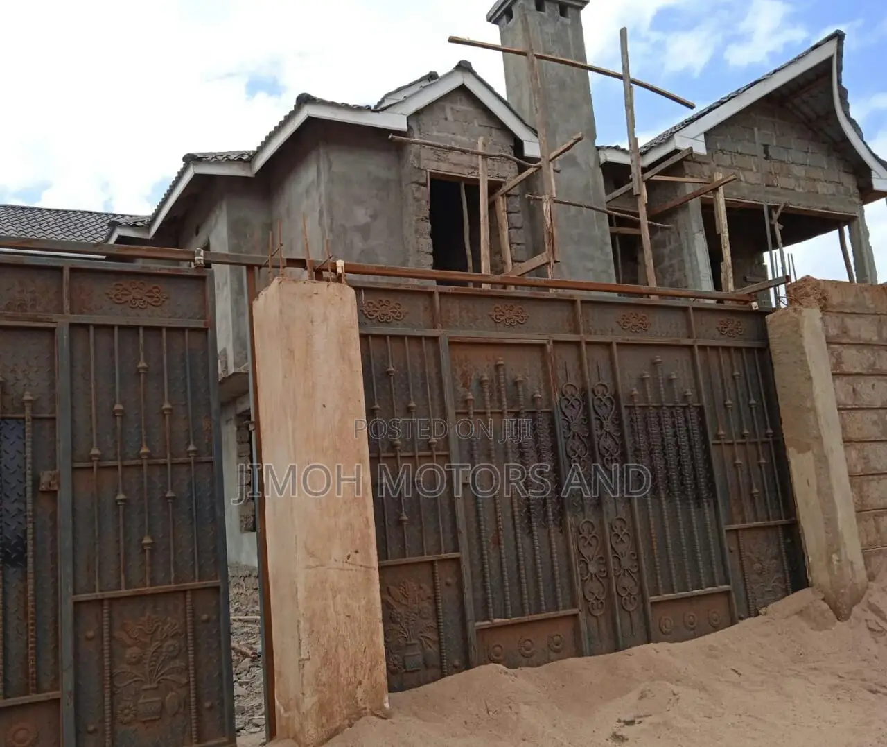 4-Bedroom Bungalow in desirable Ngoigwa, Parklands/Highridge in Parklands/Highridge
