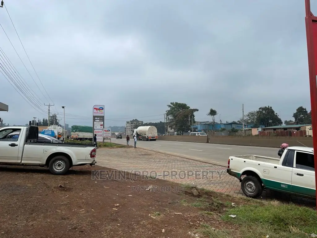 Prime 100x100ft Commercial Plot on Tarmac Road, Sigona in Zambezi/Sigona