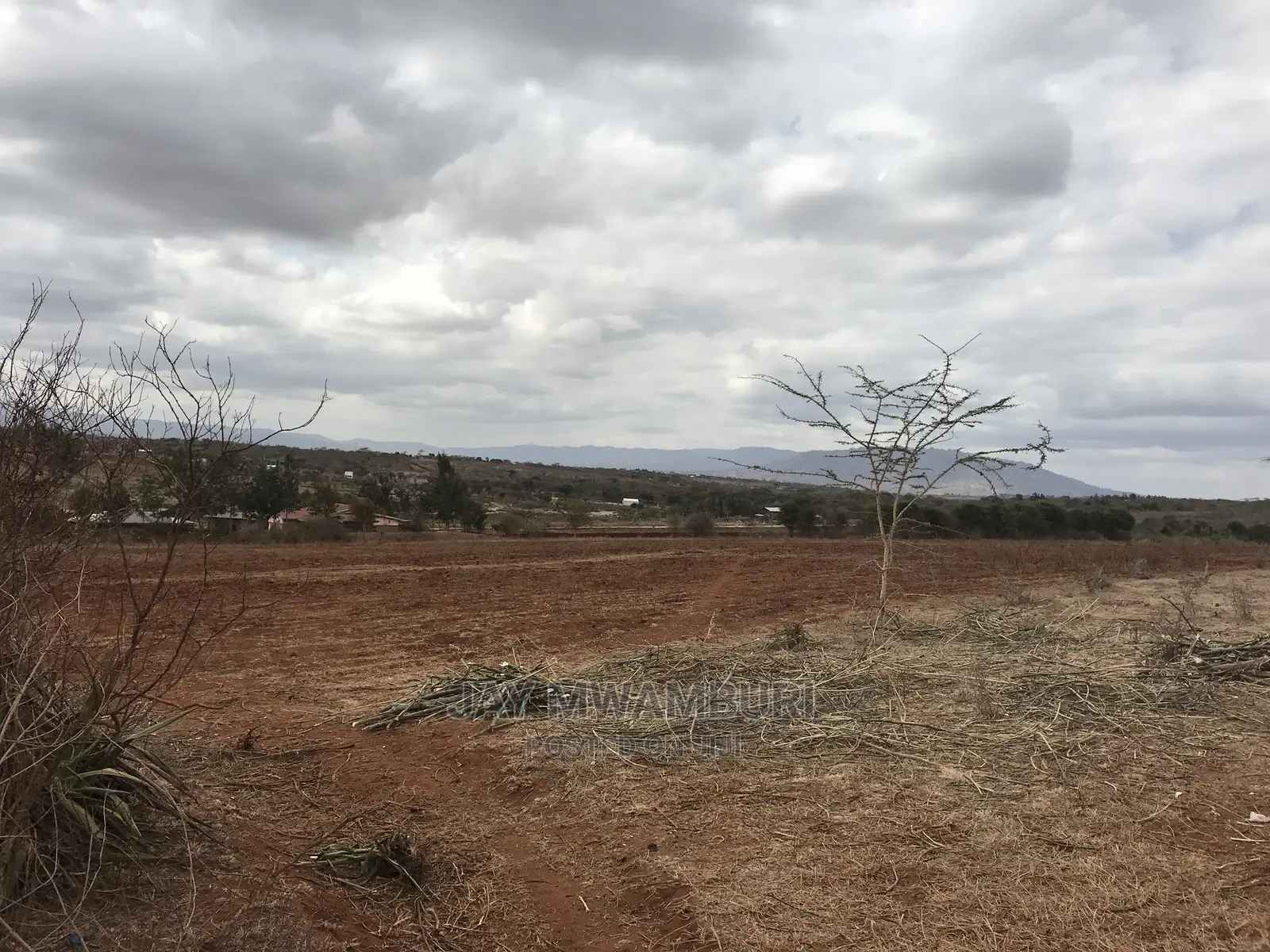 10 Acre Konza in Malili