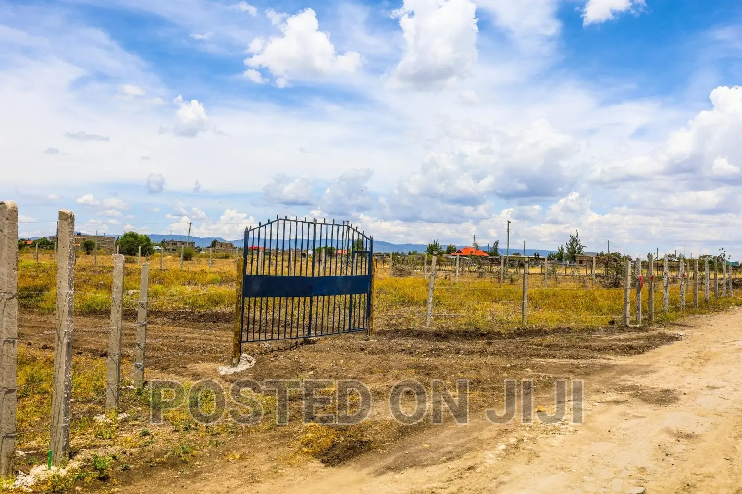  Plots With Ready Title^En in Malaa