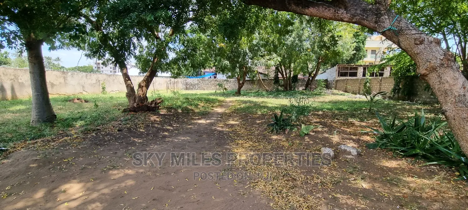 Mtwapa Posta Quarter Land: Wall Fenced and Ready for Sale in Mtwapa