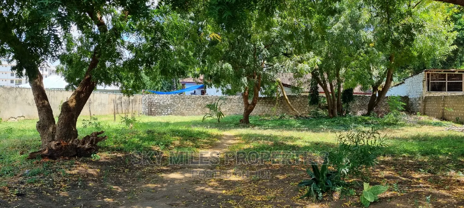 Mtwapa Posta Quarter Land: Wall Fenced and Ready for Sale in Mtwapa