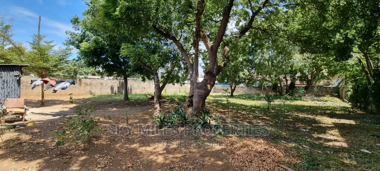 Mtwapa Posta Quarter Land: Wall Fenced and Ready for Sale in Mtwapa