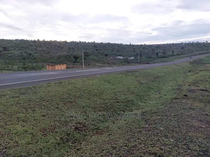 Premium Land Plots Along Nyeri-Nyahururu Highway in Gatarakwa