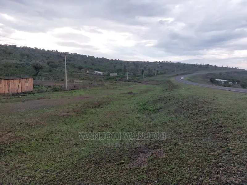Land for Sale Near Nyeri Highway - Great Offers in Igwamiti
