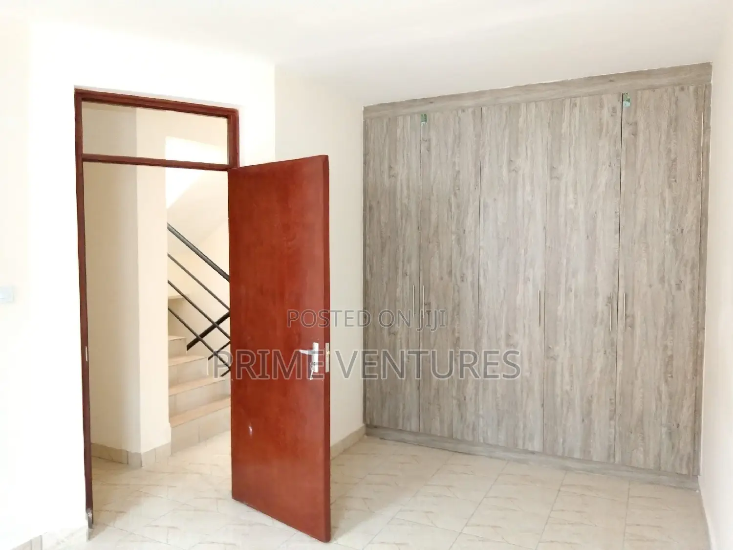 Maisonette for Rent in Donholm: 3 Bedrooms, 1 Bathroom in Donholm