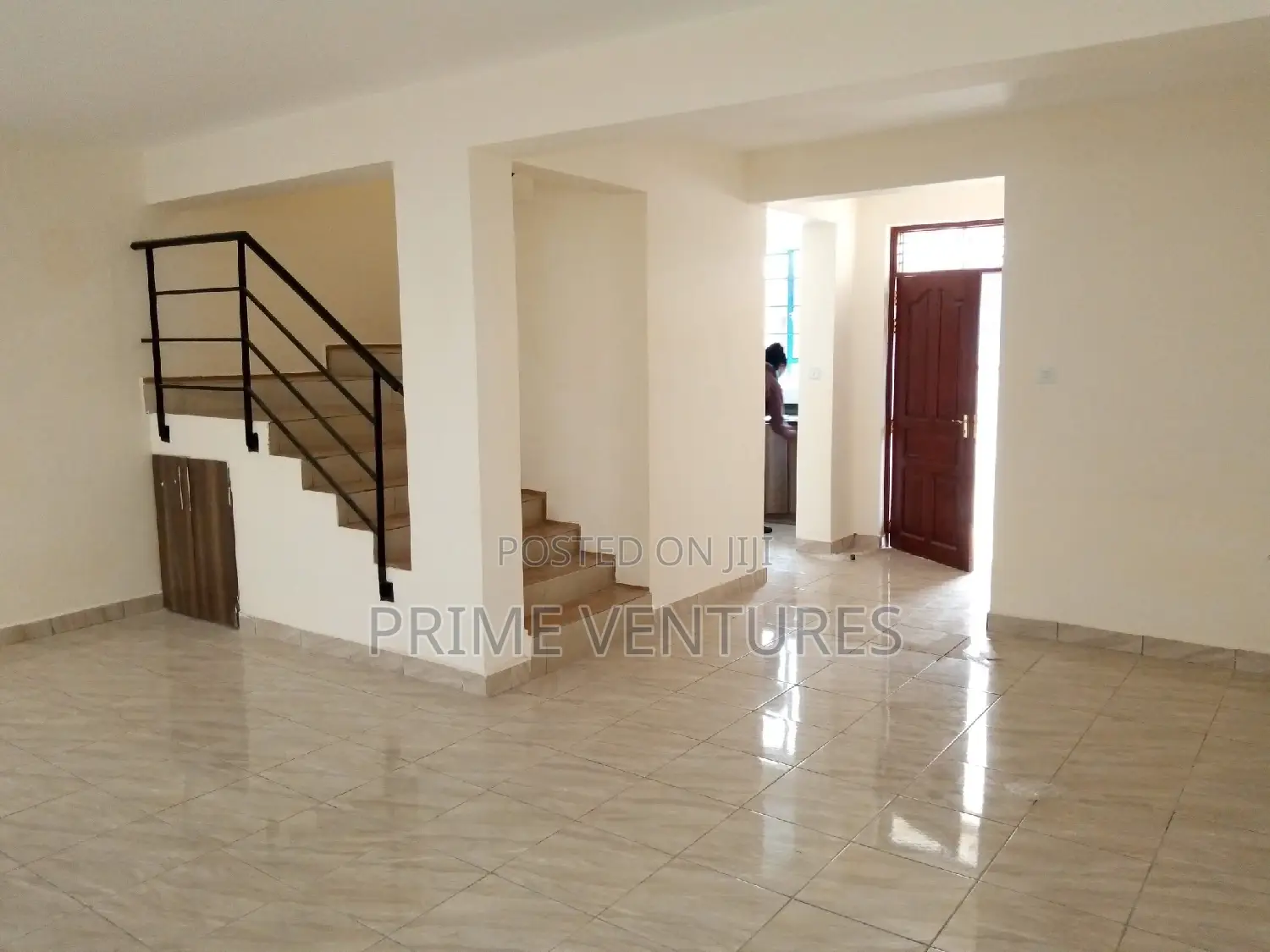 Maisonette for Rent in Donholm: 3 Bedrooms, 1 Bathroom in Donholm