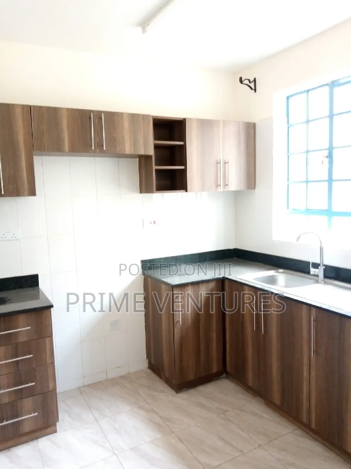 Maisonette for Rent in Donholm: 3 Bedrooms, 1 Bathroom in Donholm