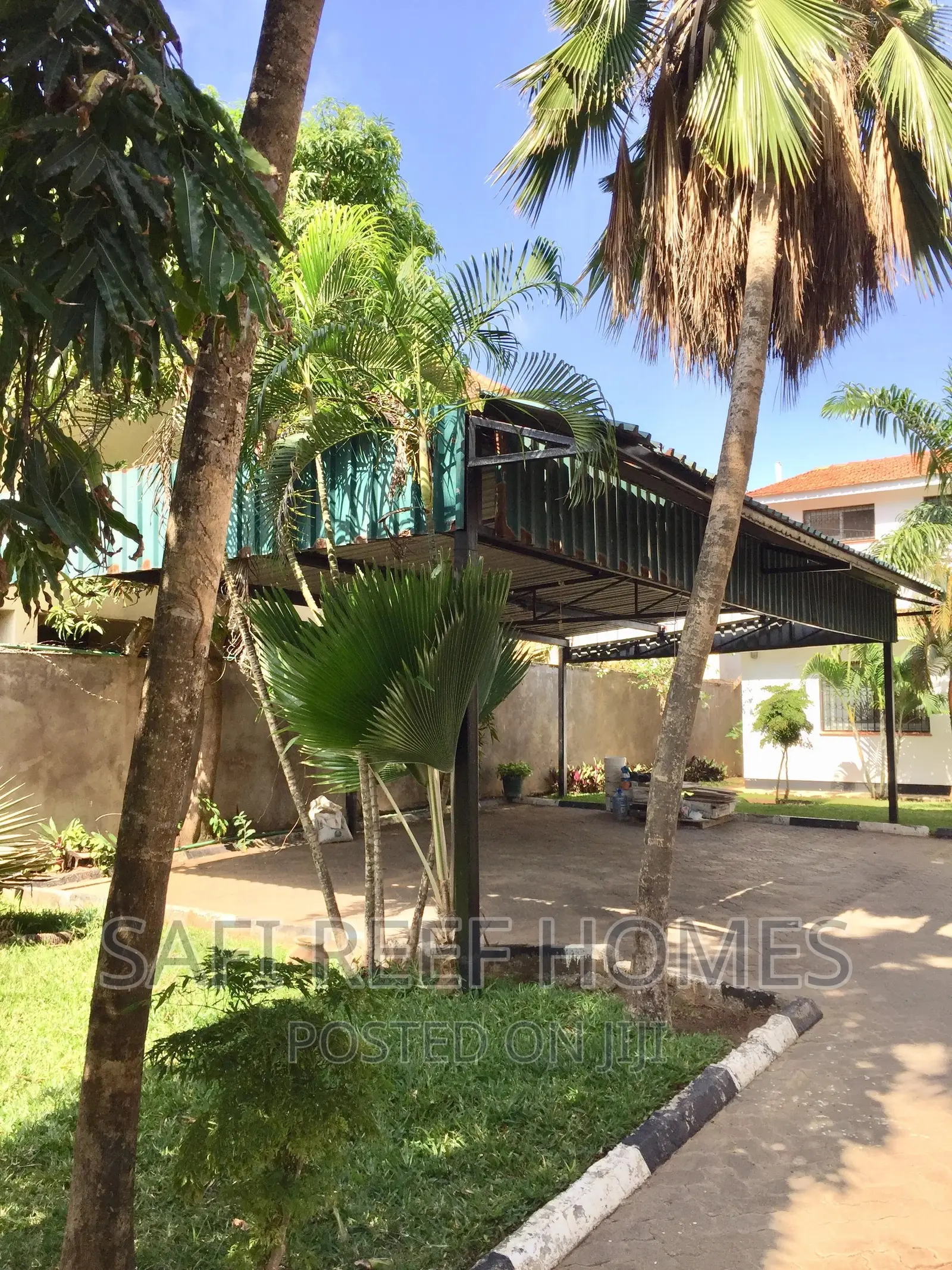 4-Bed Maisonette for Sale - Nyali's Charming Neighborhood in Nyali