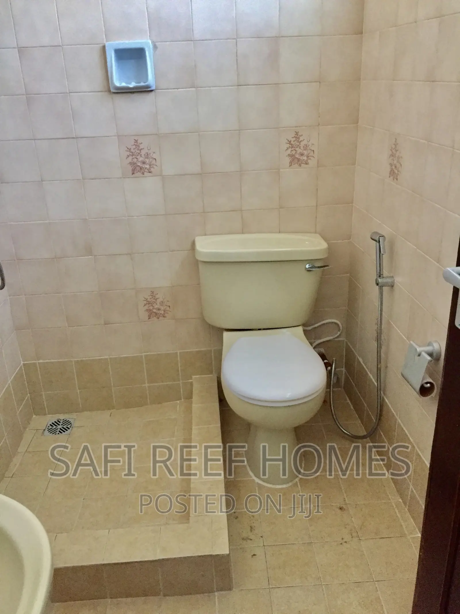 Prestigious 4-Bedroom Villa in Nyali - For Sale in Nyali