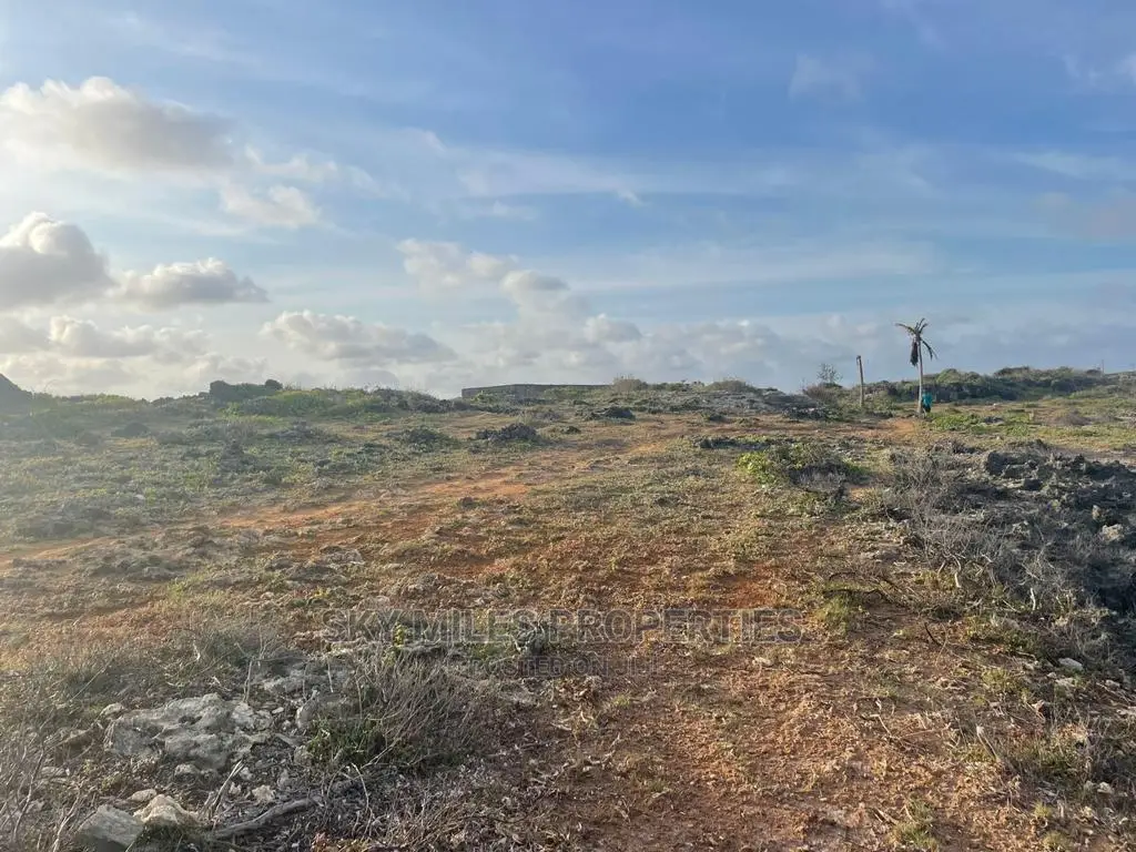 Kilifi Beach Plot - 6 Acres - Invest in Your Tropical Paradise Today! in Kilifi Town