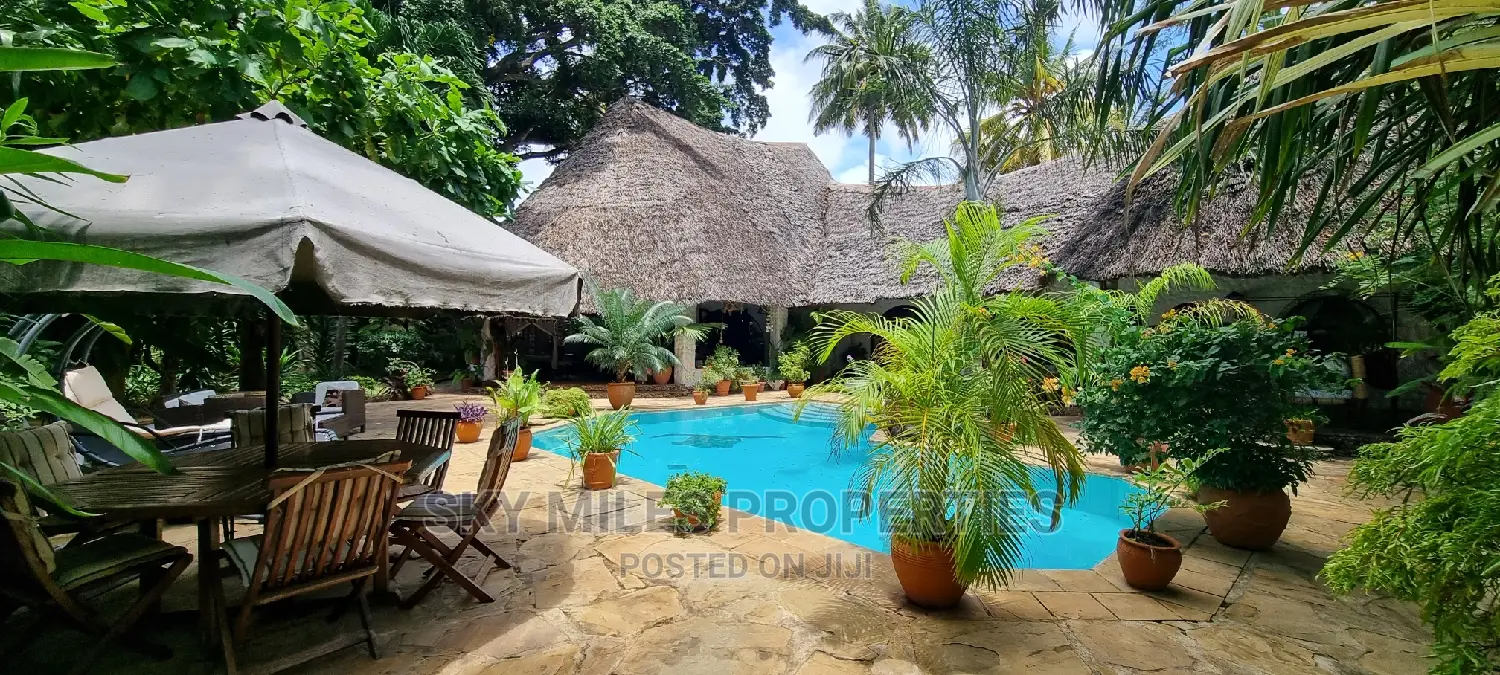 Holiday Getaway: Spacious 3-Bedroom Compound Cottage in Mtwapa