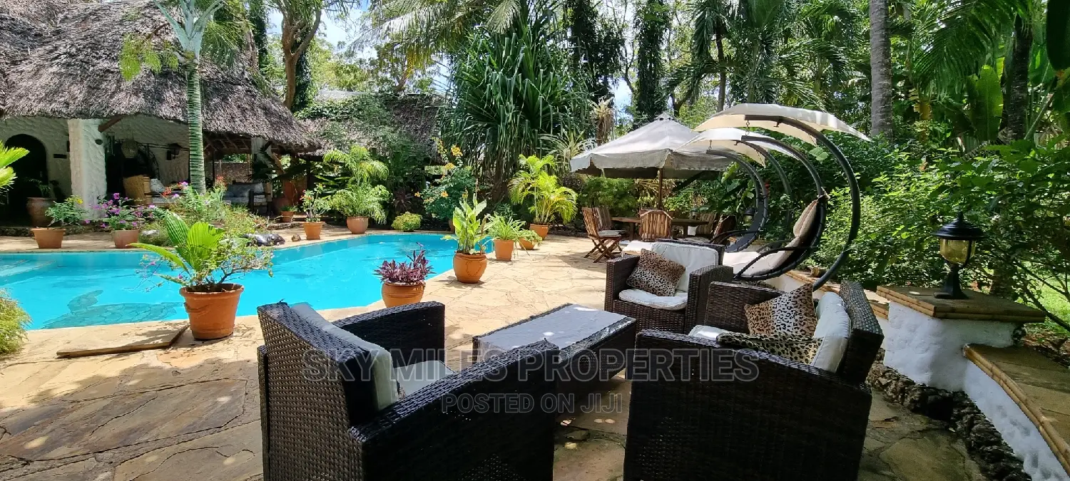 Holiday Getaway: Spacious 3-Bedroom Compound Cottage in Mtwapa