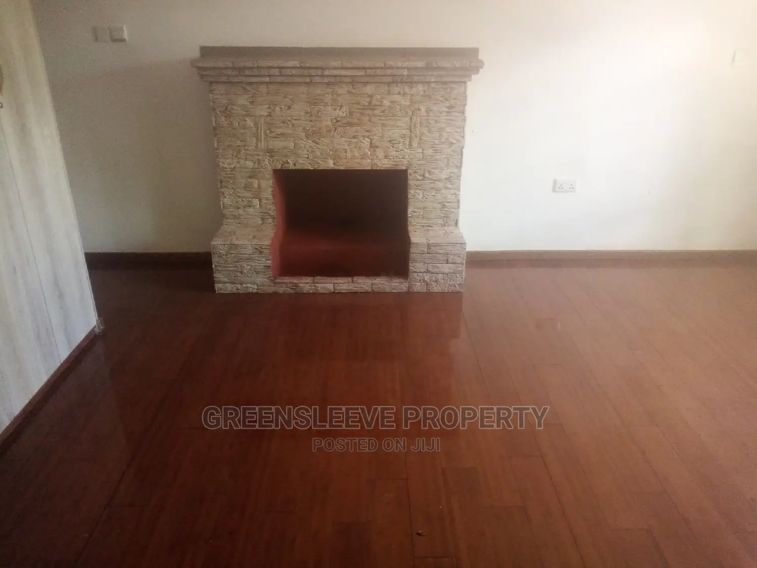 6bdrm Townhouse/Terrace in Karen Hardly Kisembe for sale in Karen