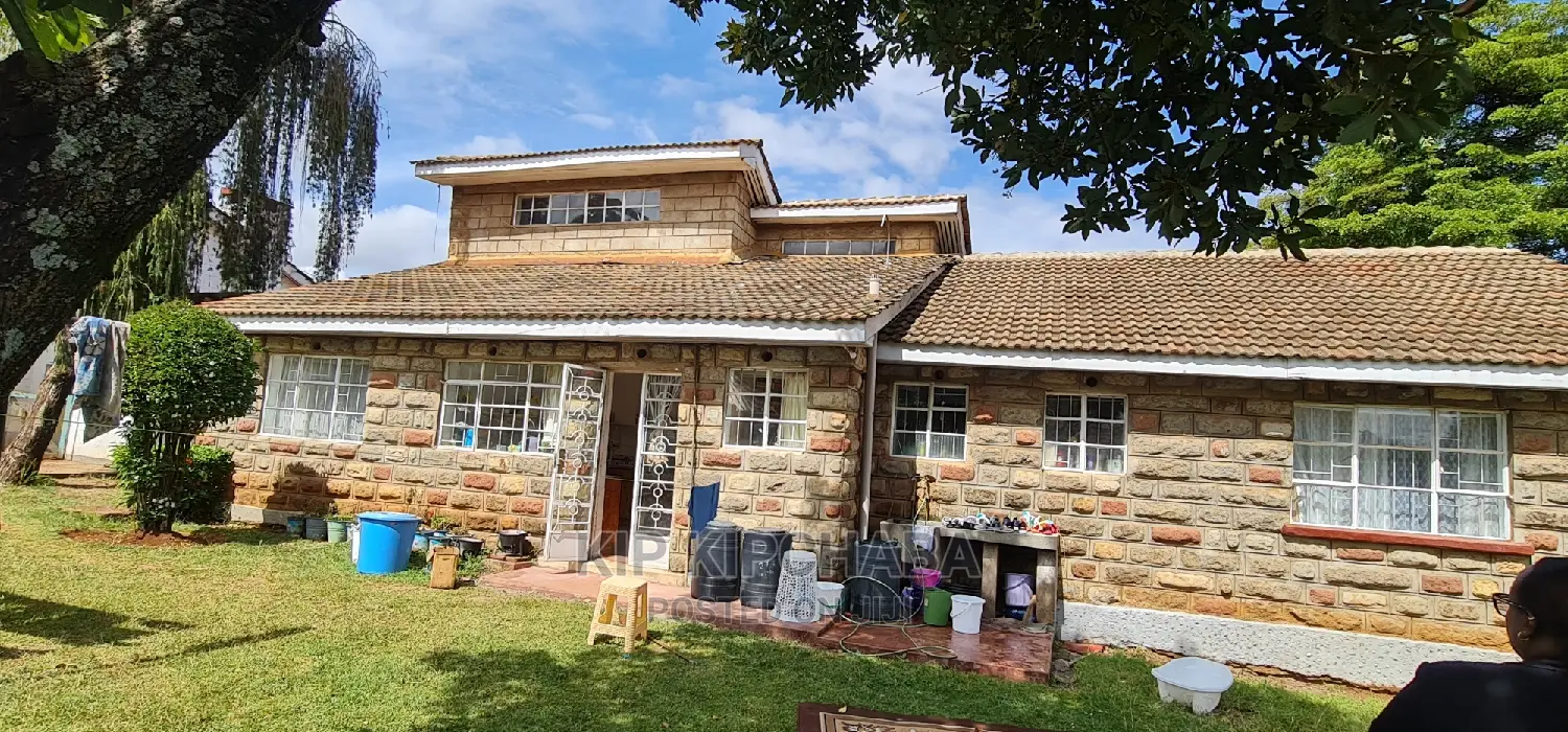 Modern 8-Bedroom Bungalow in Pioneer: Your Dream Home Awaits in Pioneer Estate