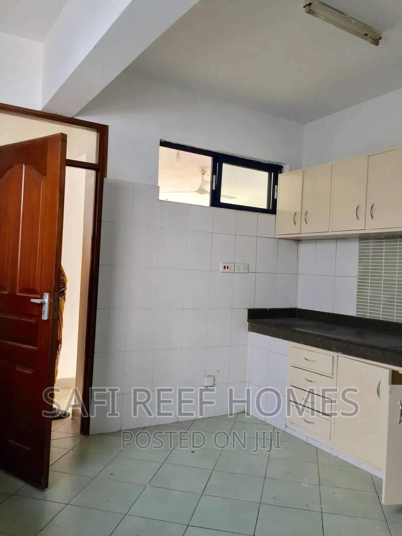 Comfortable 3-Bedroom Apartment in Kizingo for Rent in Kizingo