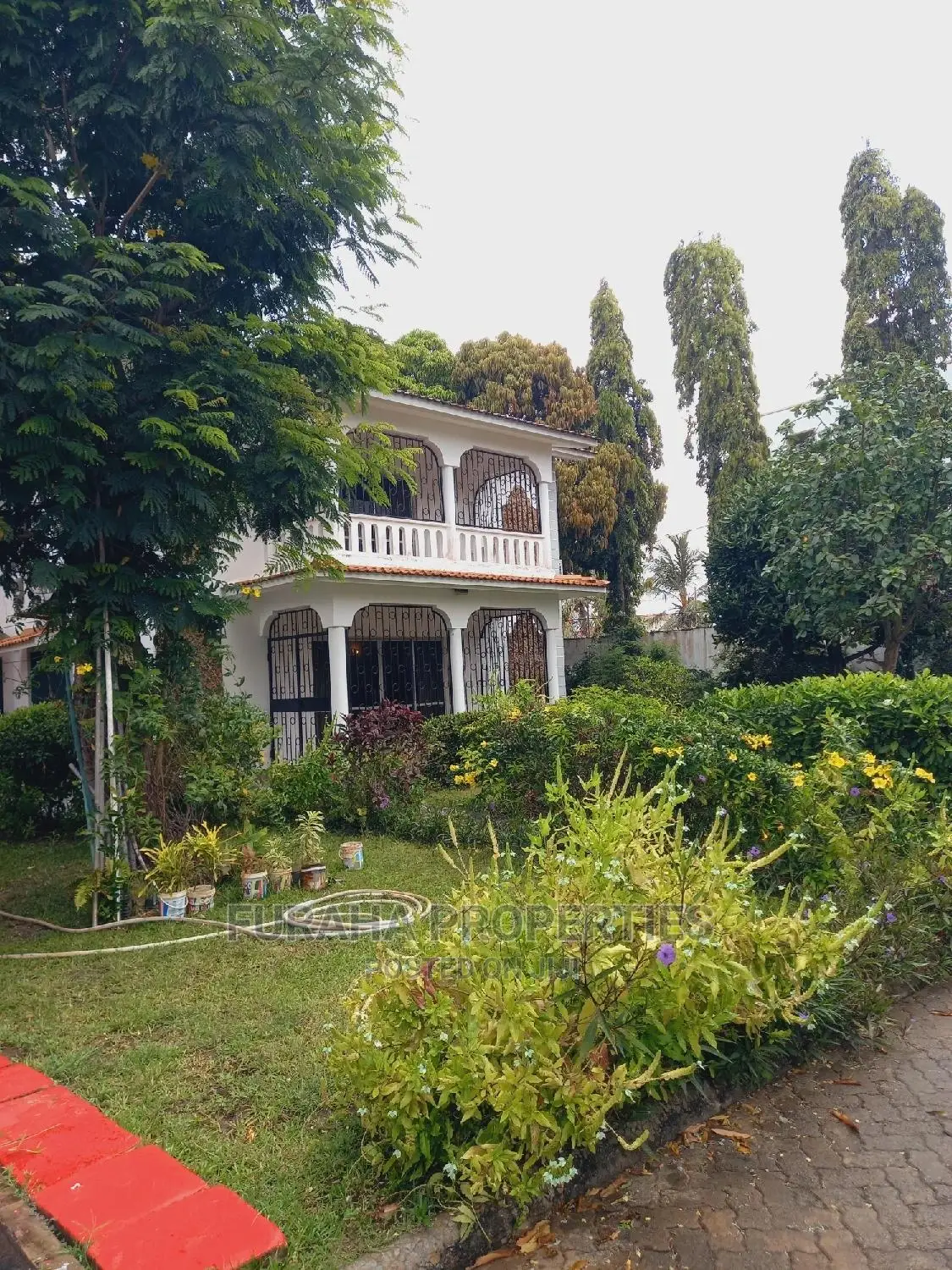 Maisonette with 4 Bedrooms in Nyali - For Sale Today in Nyali