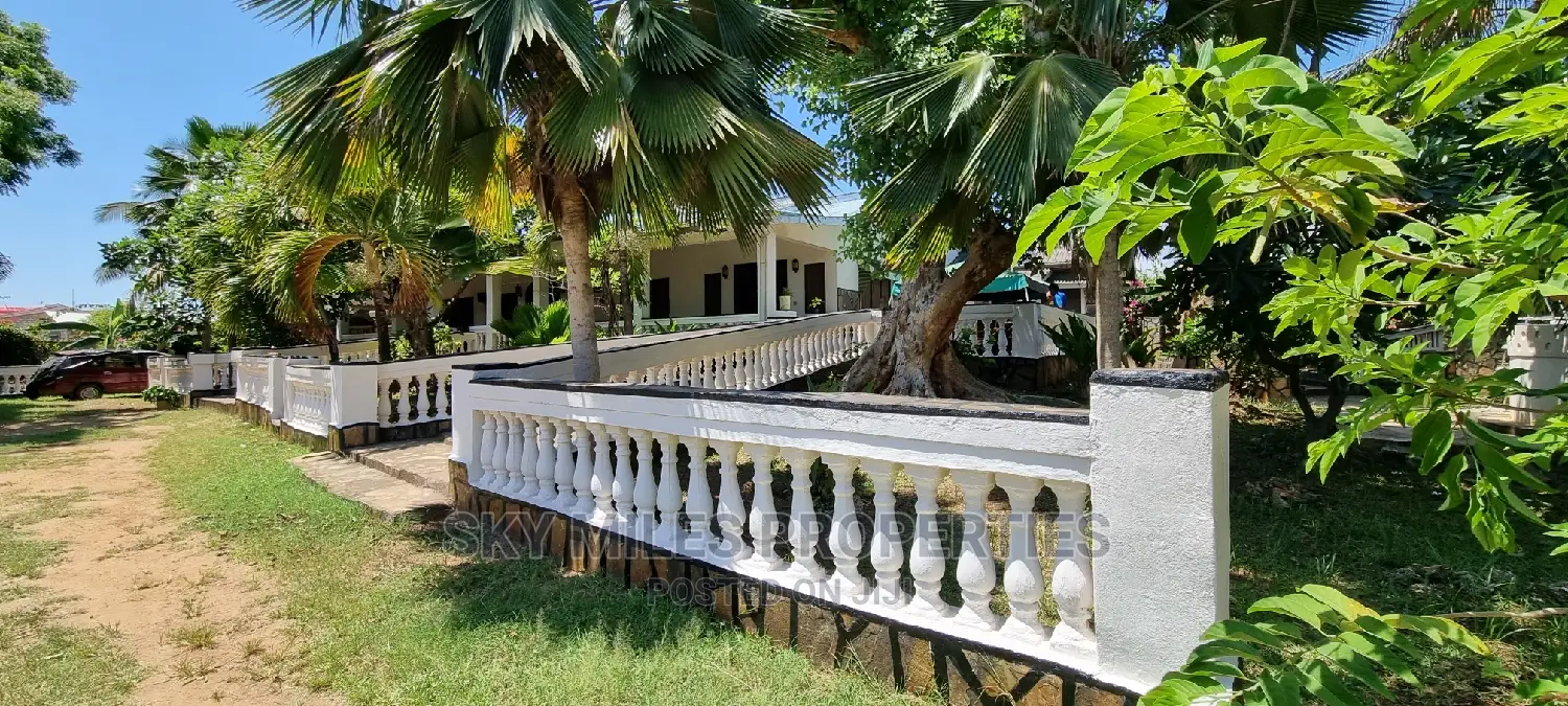Mtwapa's Jumba Ruins: 3-Bedroom Furnished House - Ready for New Owner in Mtwapa