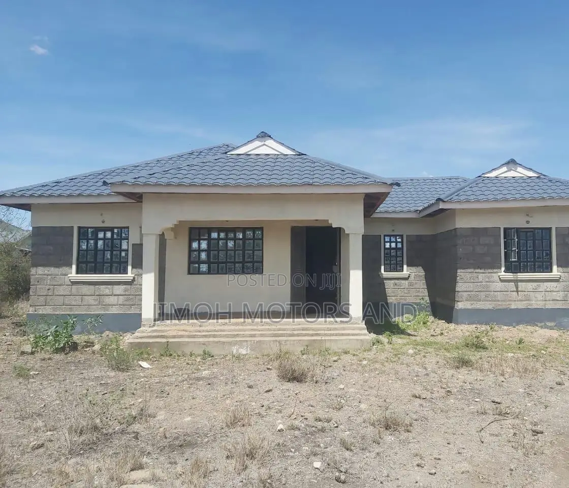 bedroom house with a large yard, perfect for a growing family or investment. Incomplete, ready for your personal touch! in Katani