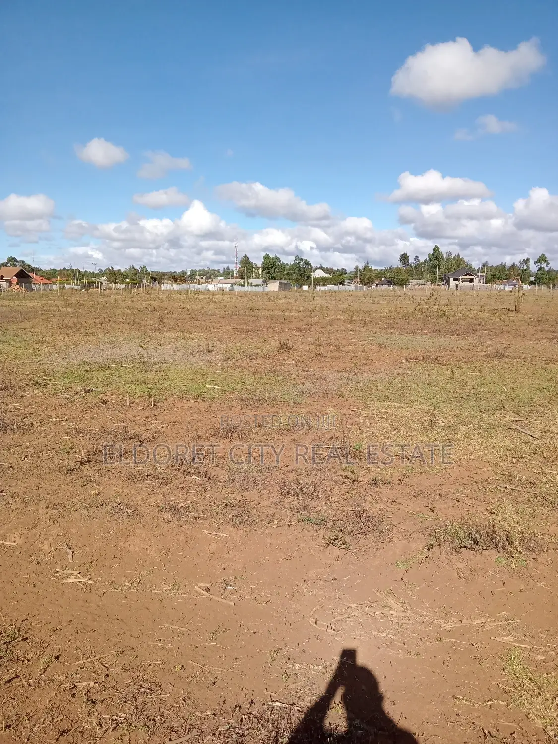 Tarmac-Near 1/4 Plot in Rolyton: Develop Your Dream Home in Eldoret CBD
