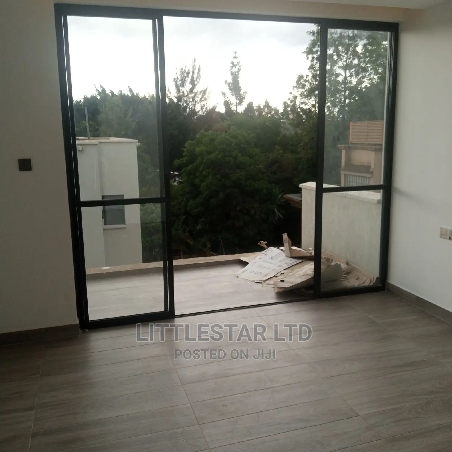 10bdrm Villa in Muthangari for Sale in Muthangari