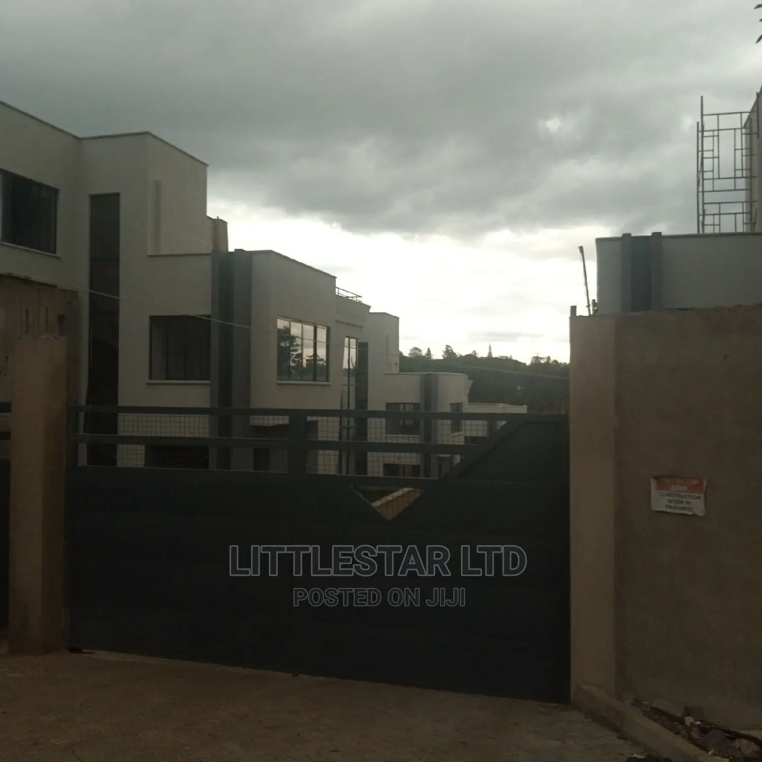 10bdrm Villa in Muthangari for Sale in Muthangari
