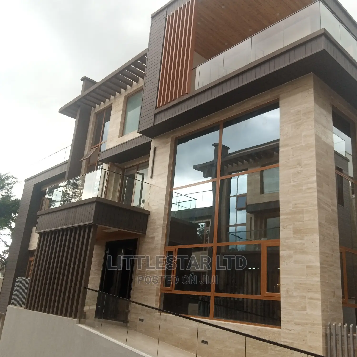 6bdrm Villa in Lavender Villa, Muthangari for Sale in Muthangari