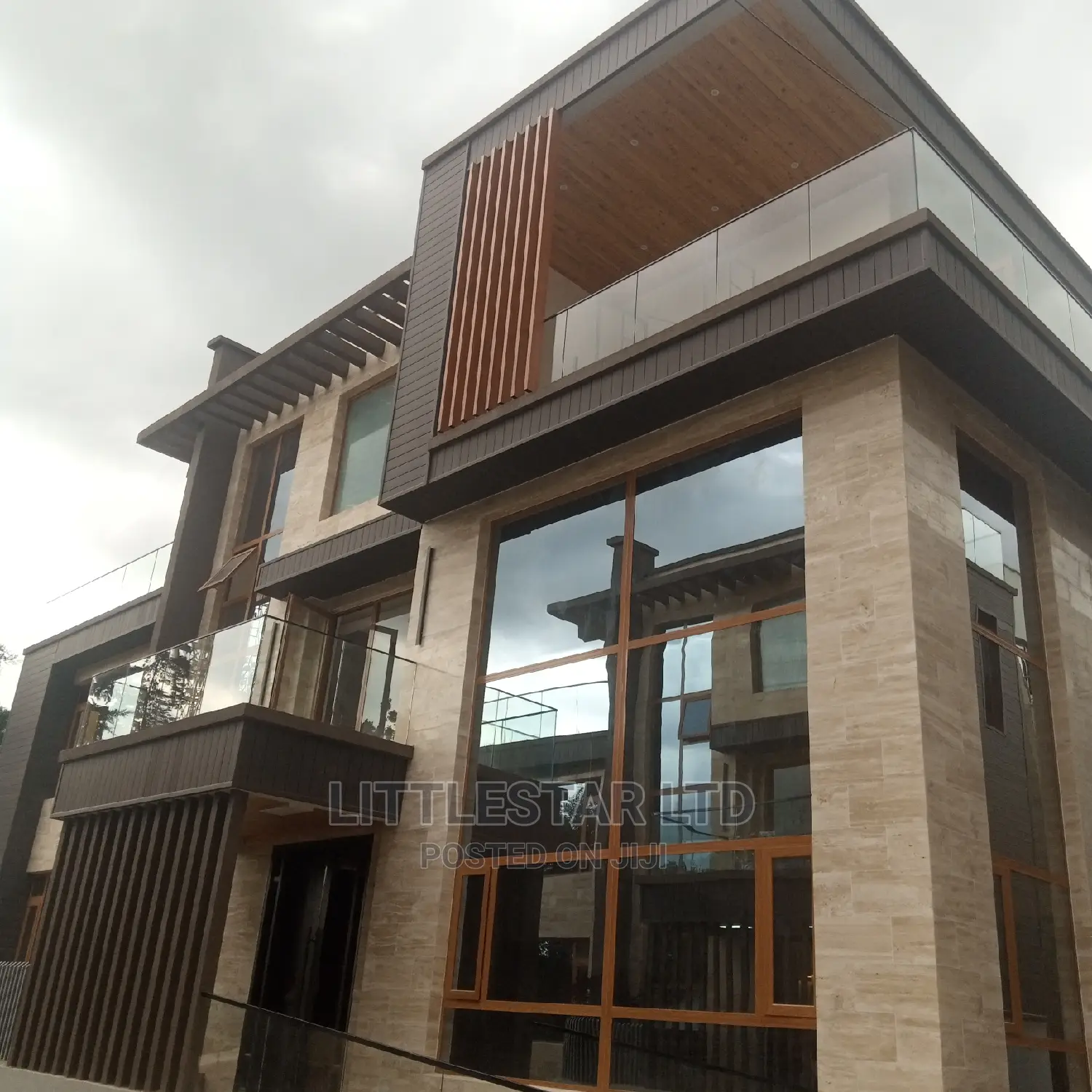6bdrm Villa in Lavender Villa, Muthangari for Sale in Muthangari