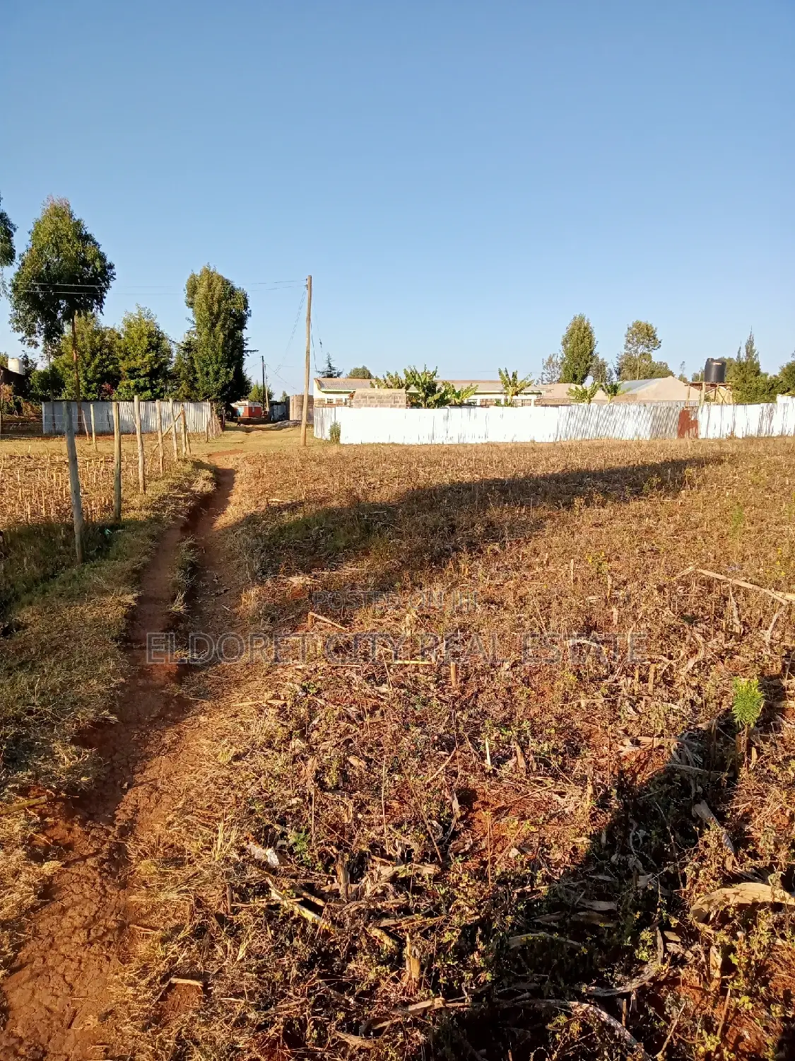 Don't miss out on this fantastic 1/4 plot opportunity in Sinai Kimumu. Ideal for a family home or investment in Eldoret CBD