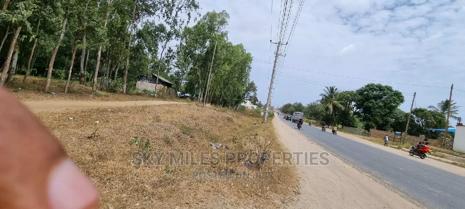 Highly Accessible 1 Acre Commercial Land in Mtwapa alongside Highway in Mtwapa
