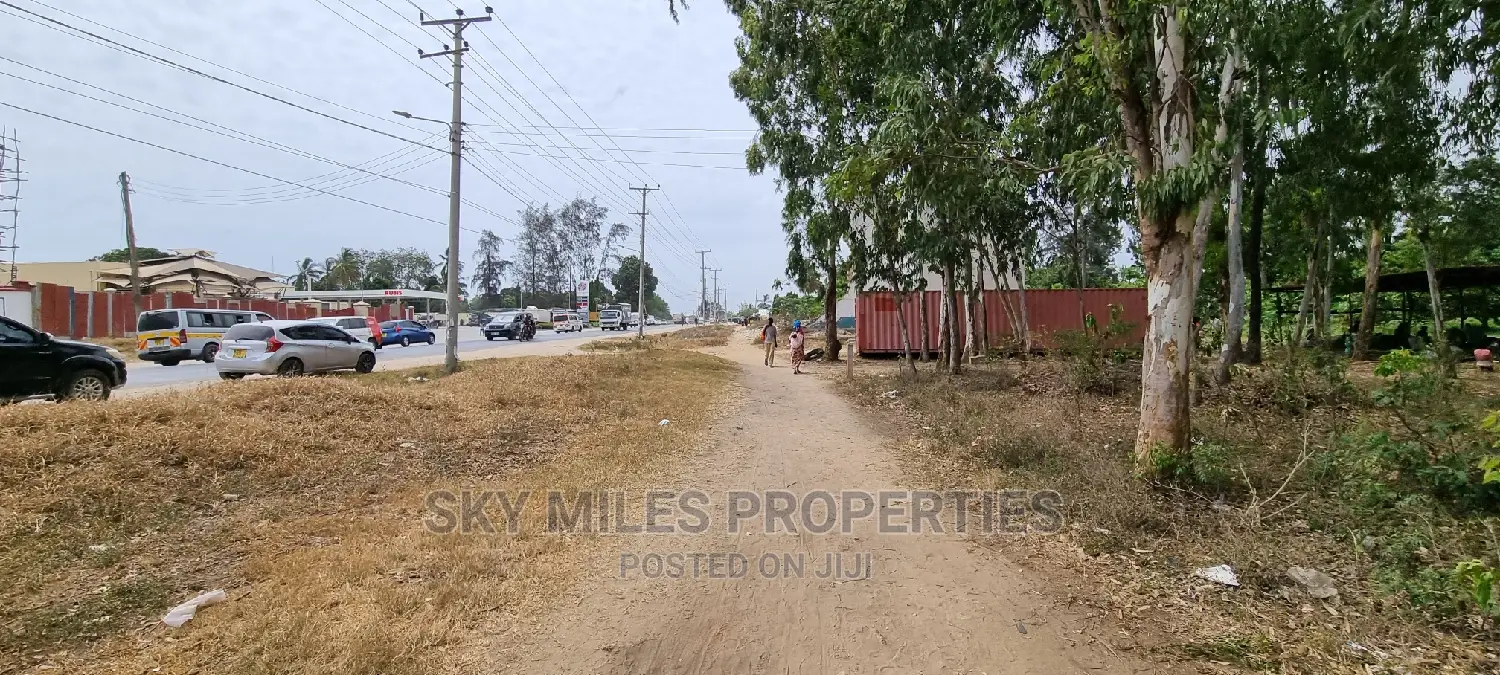 Highly Accessible 1 Acre Commercial Land in Mtwapa alongside Highway in Mtwapa