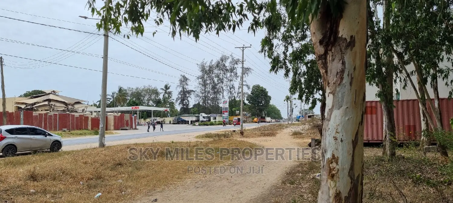 Highly Accessible 1 Acre Commercial Land in Mtwapa alongside Highway in Mtwapa