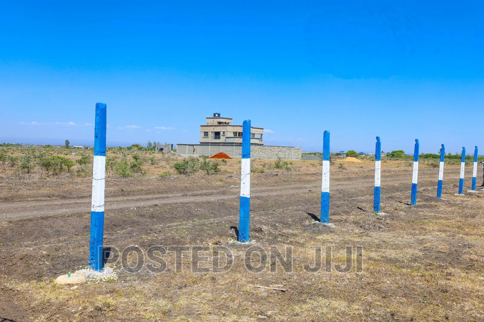 Plots Along the Eastern Bypass^ Cm in Kamakis