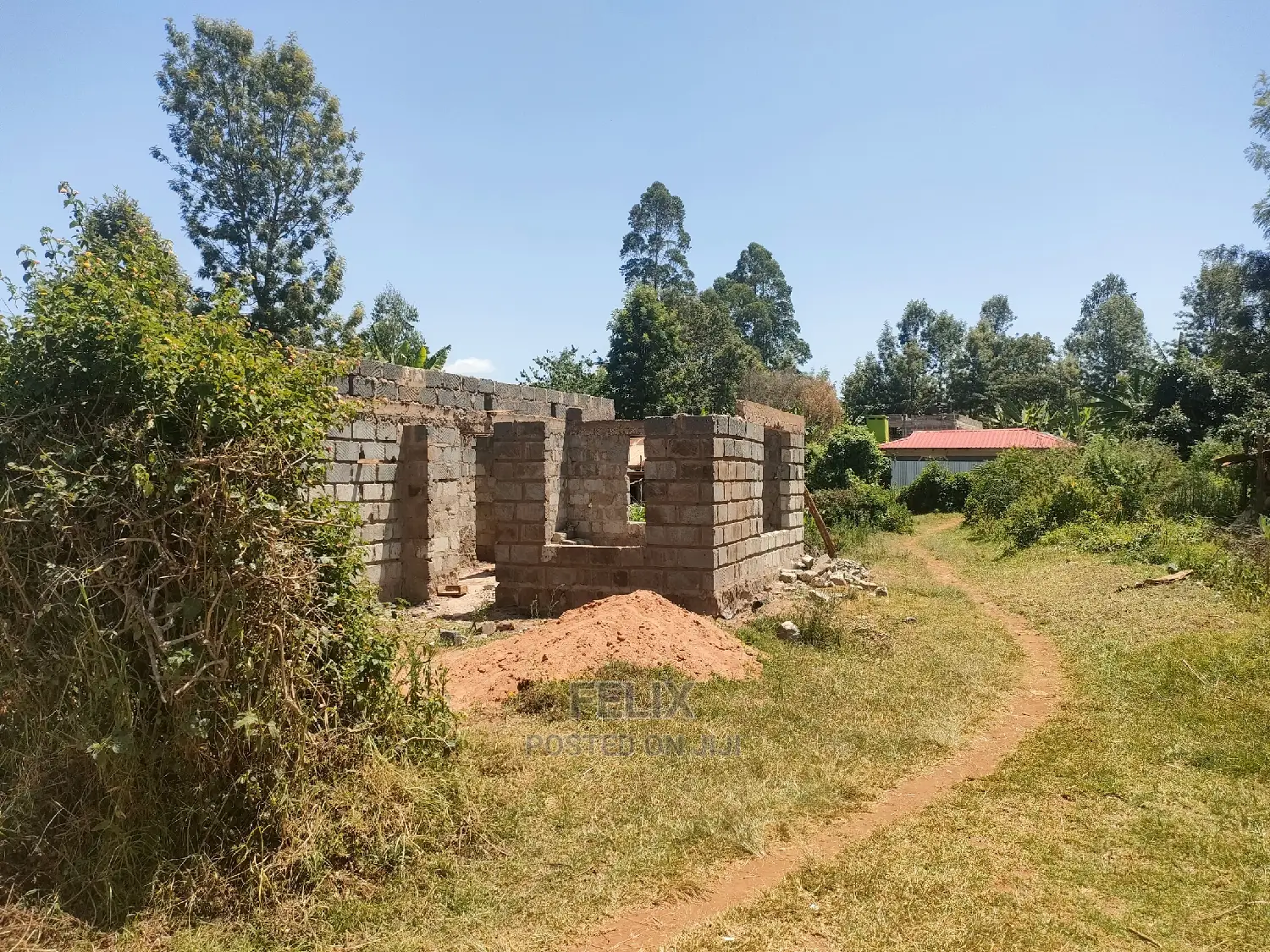 Karatina / Mwanda 50/100 in Karatina Town