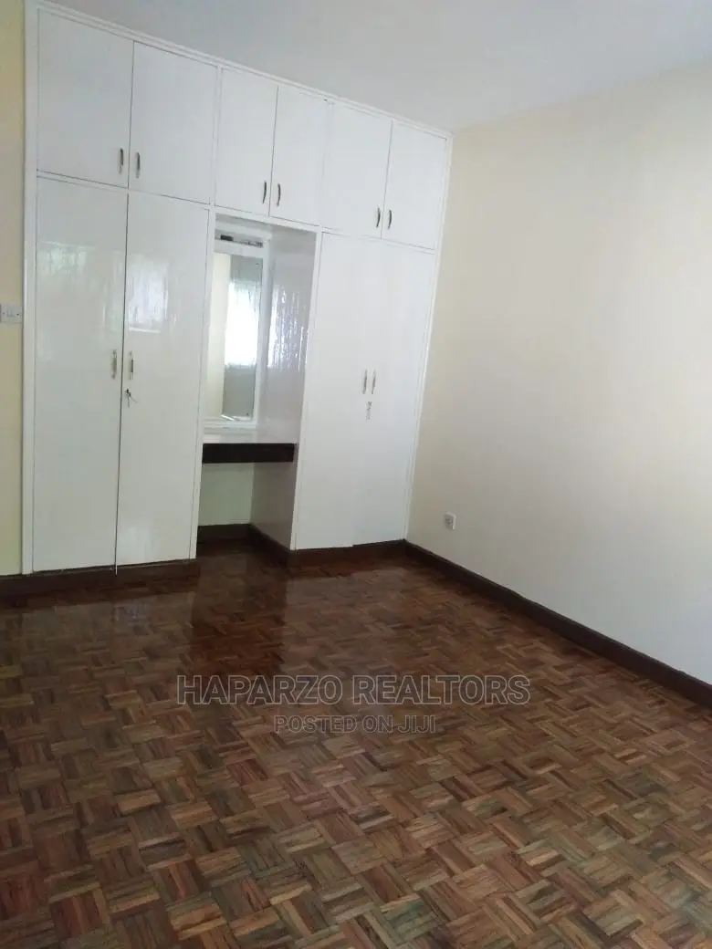 To Let: 3bedroom Commercial Apartment in Raphta Road Area
