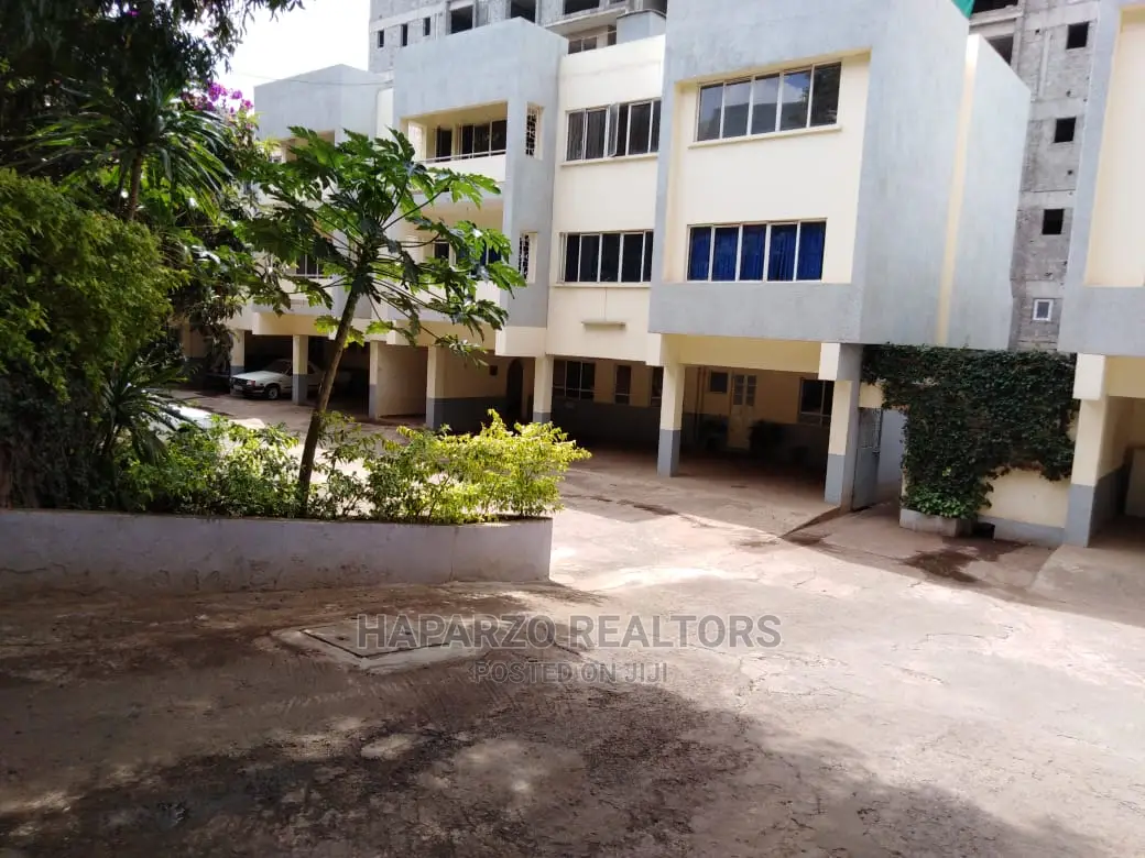 To Let: 3bedroom Commercial Apartment in Raphta Road Area